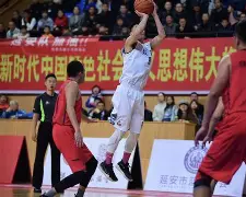 山东泰山首回合大胜新疆男篮,维尼修斯砍下10记关键球,全场沸腾的简单介绍 山东泰山首回合大胜新疆男篮,维尼修斯砍下10记关键球,全场沸腾的简单介绍